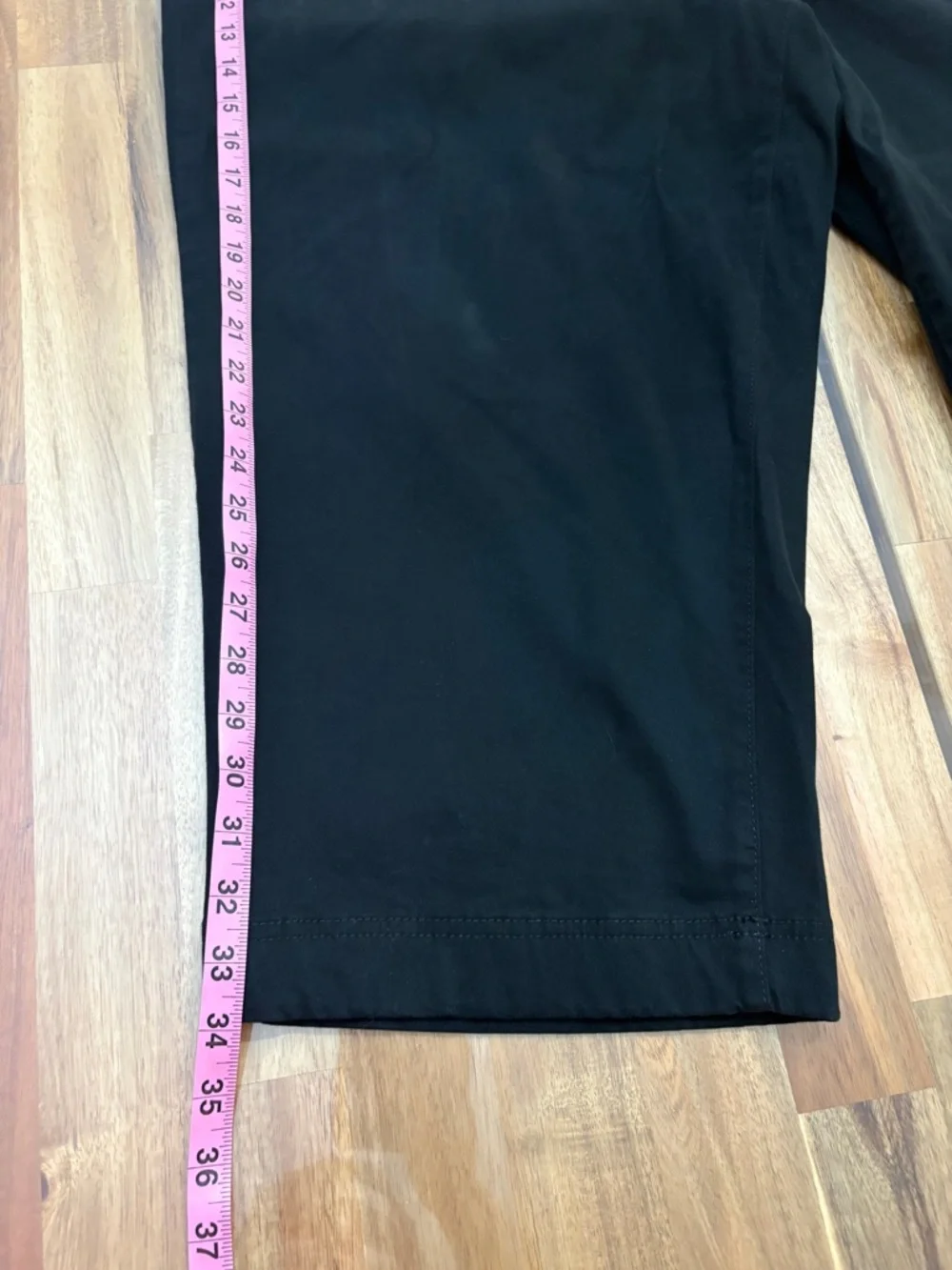 NWT Plus Size 24W Gloria Vanderbilt Black Pull Up Capri Ponte Knee Length Shorts